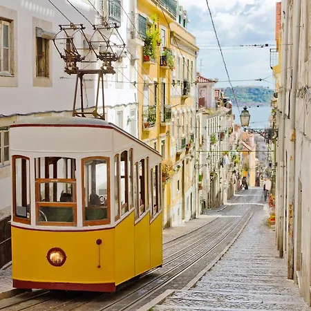 Cool View House In Bairro Alto